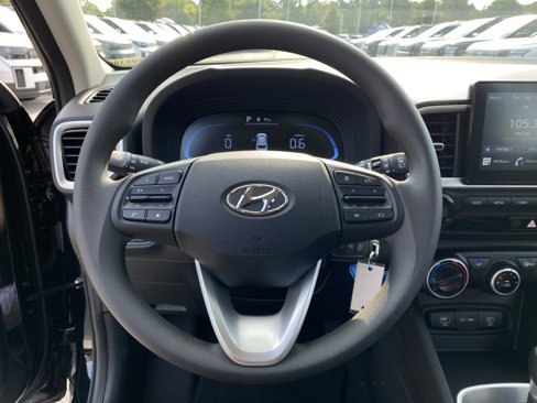 New 2025 Hyundai Venue SE image 11