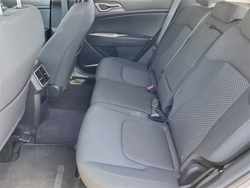 Used 2023 Kia Sportage LX image 18