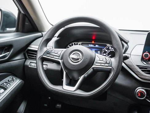 Used 2024 Nissan Altima 2.5 SV image 16
