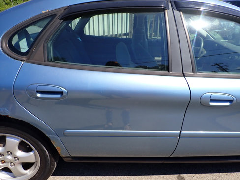Used 2005 Ford Taurus SE image 14
