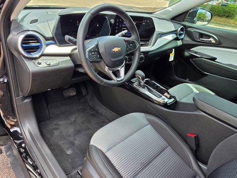 Certified 2024 Chevrolet Trax LT w/ Driver Confidence Package image 9