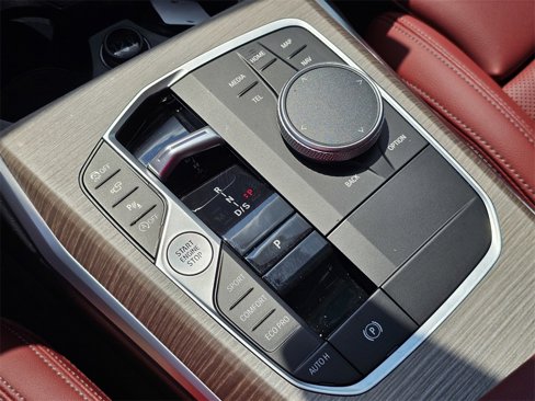 Certified 2025 BMW 330i xDrive Sedan image 24