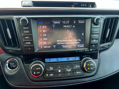 Used 2018 Toyota RAV4 XLE Premium image 27