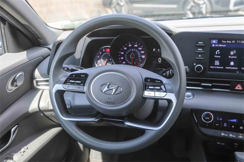 Used 2023 Hyundai Elantra SEL image 15