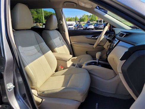 Used 2015 Nissan Rogue SV image 13