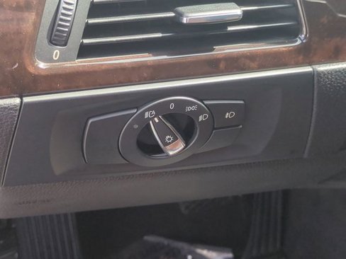 Used 2013 BMW 335i Convertible image 16