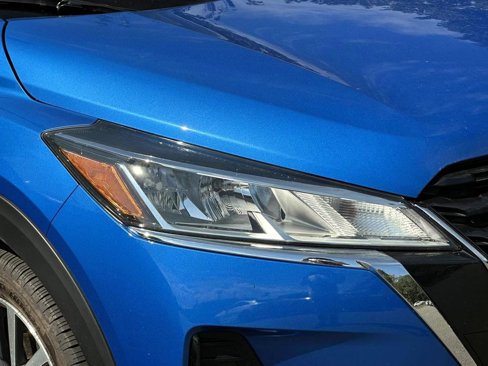 Certified 2022 Nissan Kicks SV image 8