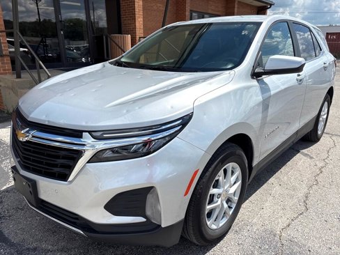 Used 2022 Chevrolet Equinox LT image 2
