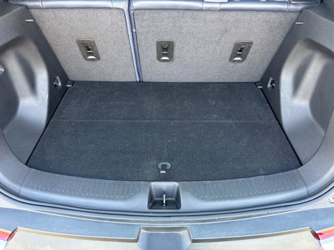 Used 2022 Chevrolet Bolt EUV LT w/ Convenience Package image 19