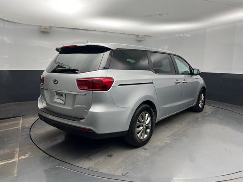 Used 2020 Kia Sedona LX image 10