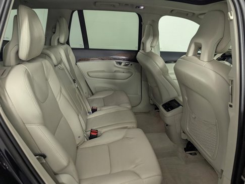 Used 2016 Volvo XC90 T6 Momentum w/ Momentum Plus Package image 20
