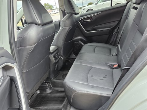 Used 2023 Toyota RAV4 XLE Premium image 5