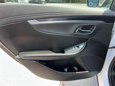 Used 2020 Chevrolet Impala LT w/ LT Convenience Package image 19