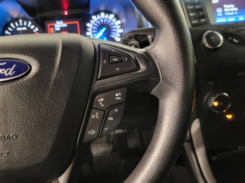 Used 2017 Ford Edge SE image 14