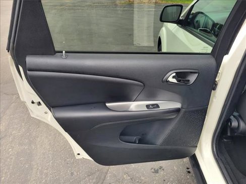 Used 2020 Dodge Journey SE image 10