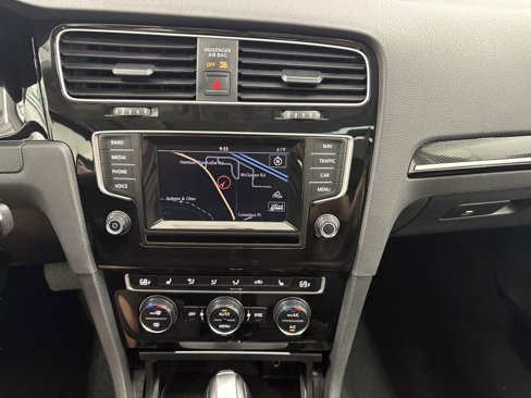 Used 2015 Volkswagen Golf SEL image 11