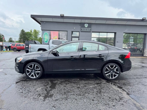 Used 2018 Volvo S60 T5 Dynamic w/ Vision Package image 2