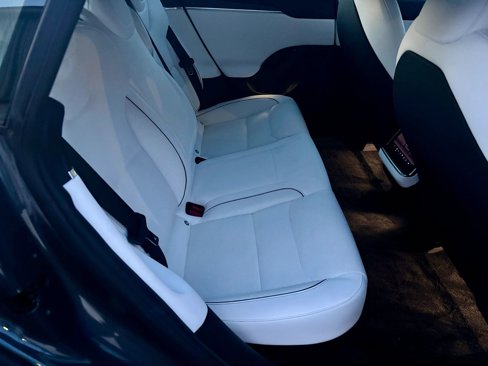 Used 2022 Tesla Model S Plaid image 13