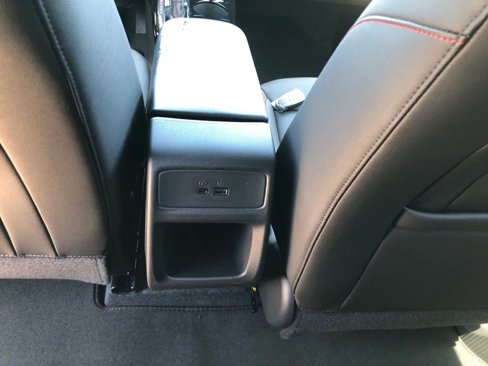 New 2025 Chevrolet Trax RS w/ Sunroof Package image 34