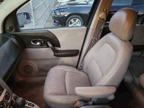 Used 2005 Saturn Vue AWD V6 w/ Comfort Pkg image 10