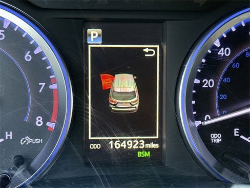 Used 2019 Toyota Highlander XLE image 16