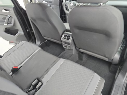Used 2018 Volkswagen Tiguan S image 11