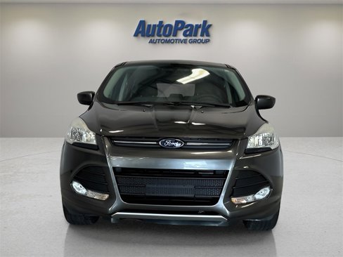 Used 2016 Ford Escape SE image 2