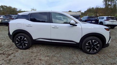 Used 2025 Nissan Kicks SV image 9