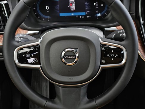 New 2025 Volvo XC60 B5 Ultra w/ Protection Package Premier image 36