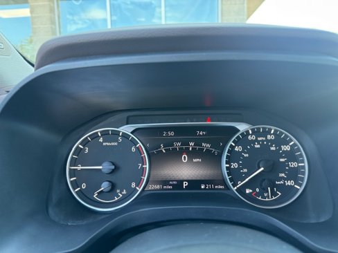 Used 2023 Nissan Rogue SL w/ SL Premium Package image 12