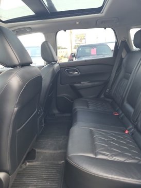 Used 2021 Nissan Rogue Platinum image 9