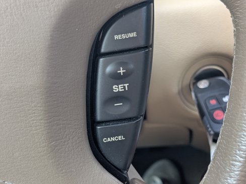 Used 2006 Jaguar XJ8 image 25