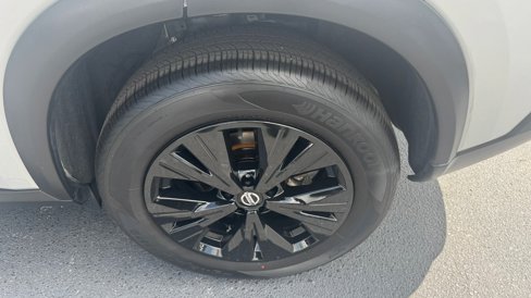 Used 2021 Nissan Rogue SV image 16