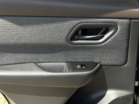 Certified 2023 Nissan Rogue S image 20