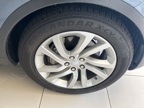 Used 2019 Land Rover Discovery HSE image 21