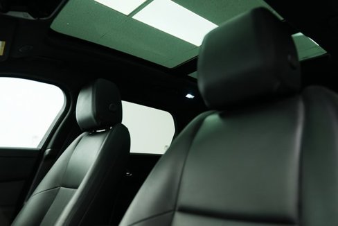 Used 2025 Land Rover Range Rover Velar Dynamic SE image 19