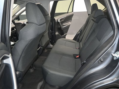 Used 2021 Toyota RAV4 LE image 13