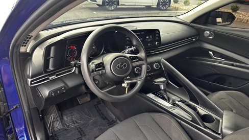 Used 2021 Hyundai Elantra SE image 8