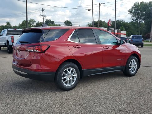 Used 2023 Chevrolet Equinox LT image 3