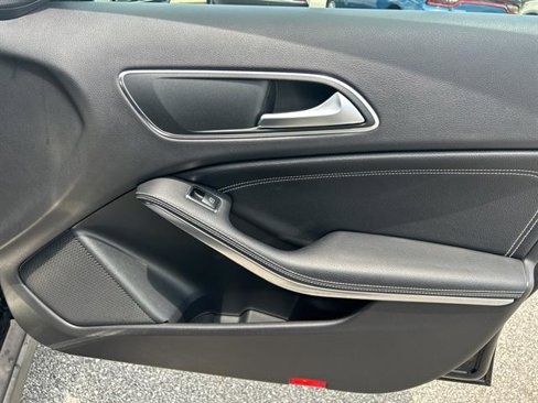 Used 2017 Mercedes-Benz GLA 250 4MATIC image 19
