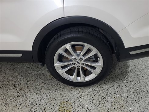 Used 2018 Ford Explorer Limited w/ Equipment Group 301A image 8