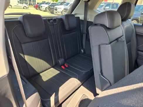 Used 2023 Volkswagen Tiguan SE image 10