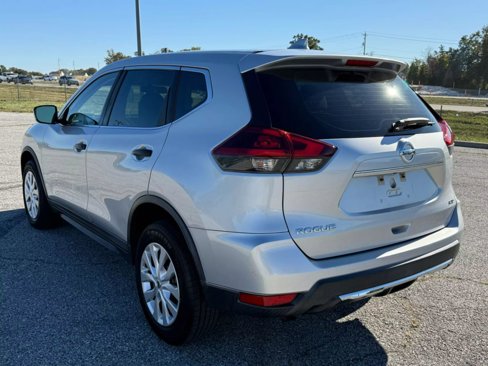 Used 2018 Nissan Rogue S image 9