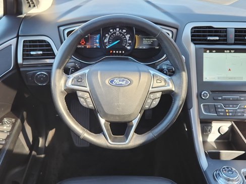 Used 2018 Ford Fusion SE w/ Fusion SE Technology Package image 27