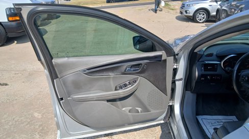 Used 2014 Chevrolet Impala LT w/ Convenience Package image 13