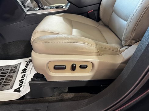Used 2015 Ford Explorer XLT w/ Equipment Group 202A image 17