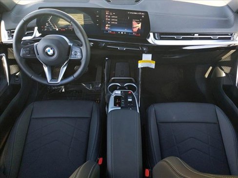 Used 2025 BMW X2 xDrive28i w/ Technology Package image 16