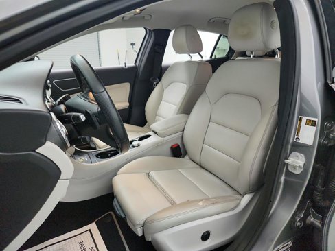 Used 2016 Mercedes-Benz GLA 250 image 14