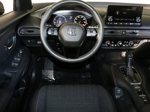 Used 2025 Honda HR-V Sport image 3
