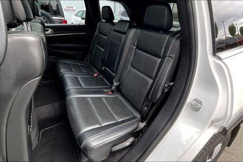 Used 2017 Jeep Grand Cherokee Limited w/ Luxury Group II image 23